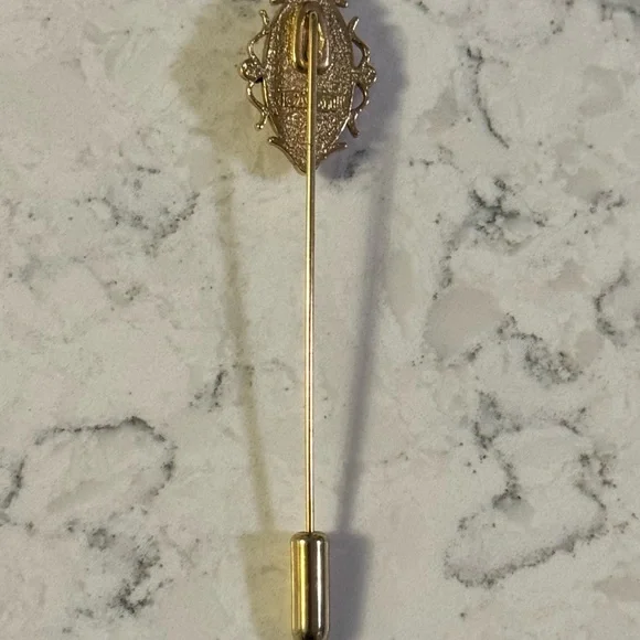 Vintage Avon Cameo Stick Pin Brooch Victorian Style Gold Tone - Picture 2 of 3